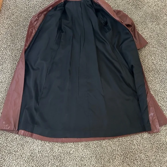 Vintage Genuine Leather Trench Coat — Brown (Fits Like Size 6) - Picture 5 of 8